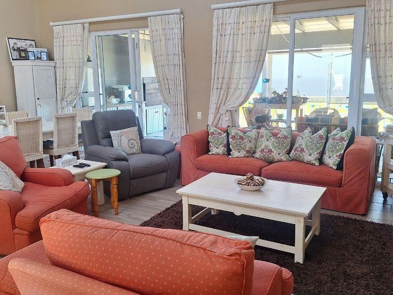 Luxury 4 bedroom Lodge with Golfing Green View - Photo 4