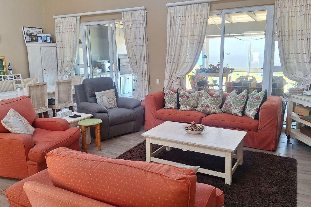 Luxury 4 bedroom Lodge with Golfing Green View - Photo 4
