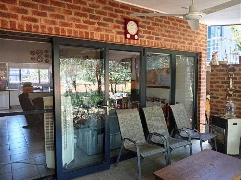 House For Sale in Negester Klein-Kariba, Bela Bela - Photo 2