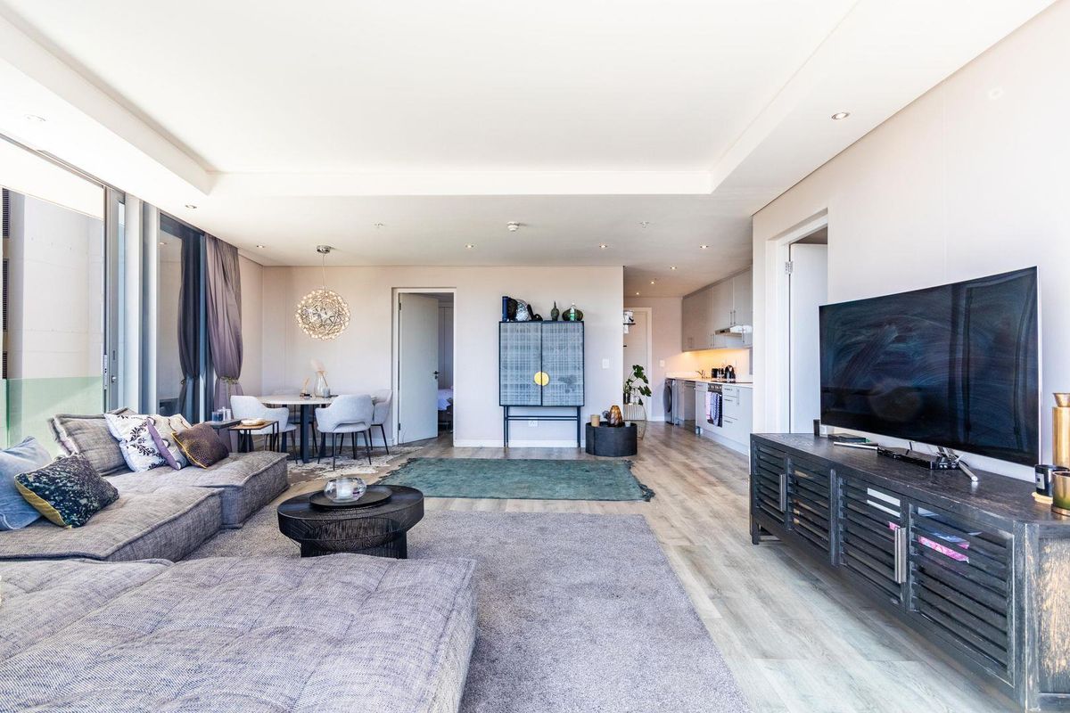 Two Bedroom Corner Apartment with Balcony in the Yacht Club - Photo 3