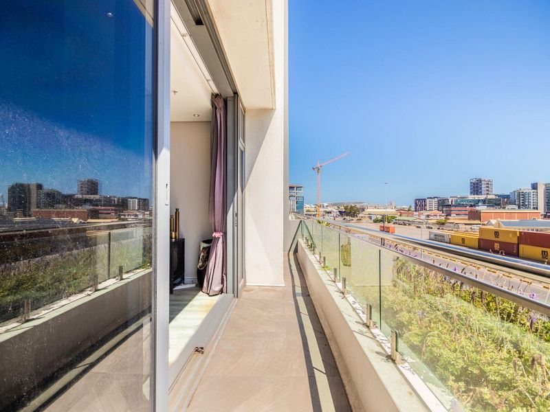 Two Bedroom Corner Apartment with Balcony in the Yacht Club - Photo 7