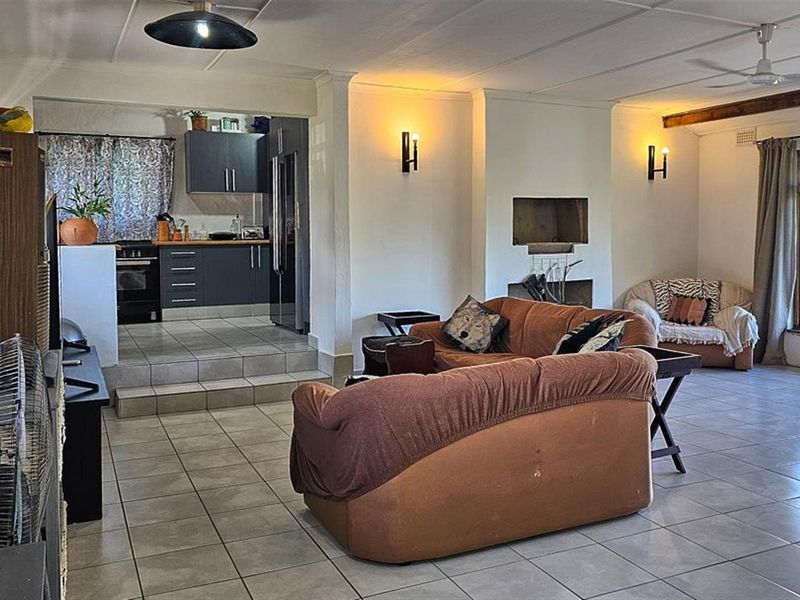 Tranquil Paradise 4 Bedroom Renovated House - Photo 5