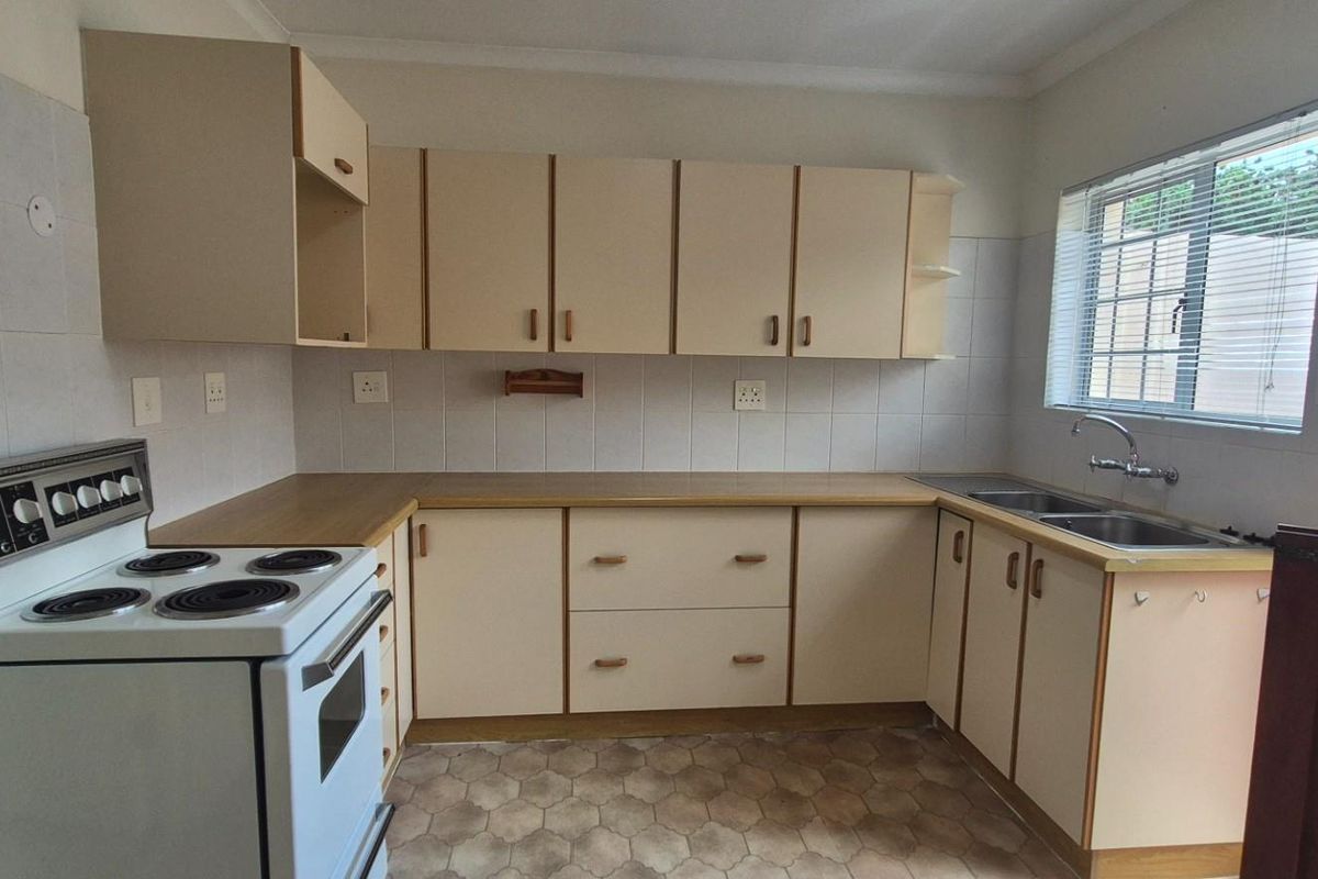 The Perfect 2 Bedroom Single Level Townhouse in Bergville Retirement Complex - Photo 4