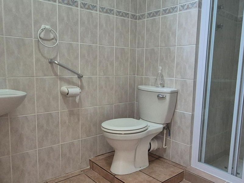 The Perfect 2 Bedroom Single Level Townhouse in Bergville Retirement Complex - Photo 5