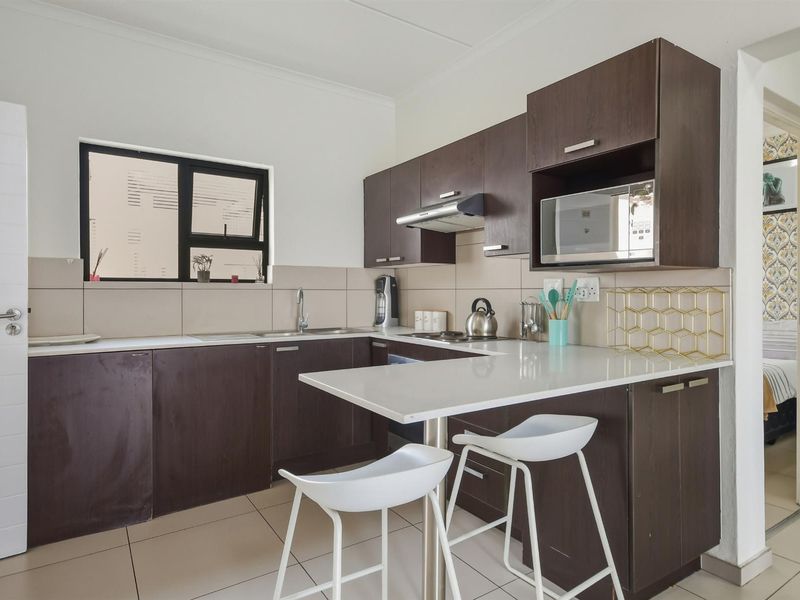 Fully furnished apartment For Sale in Dainfern, Sandton - Photo 10