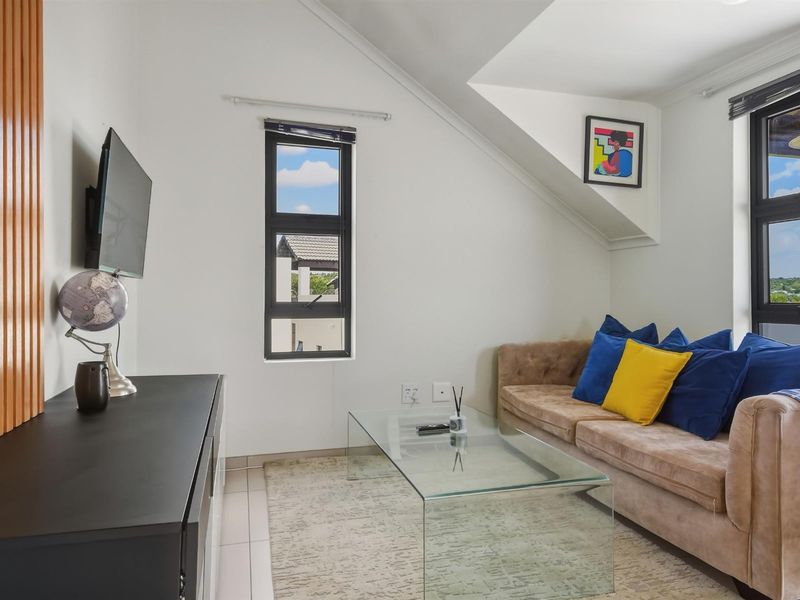 Fully furnished apartment For Sale in Dainfern, Sandton - Photo 3