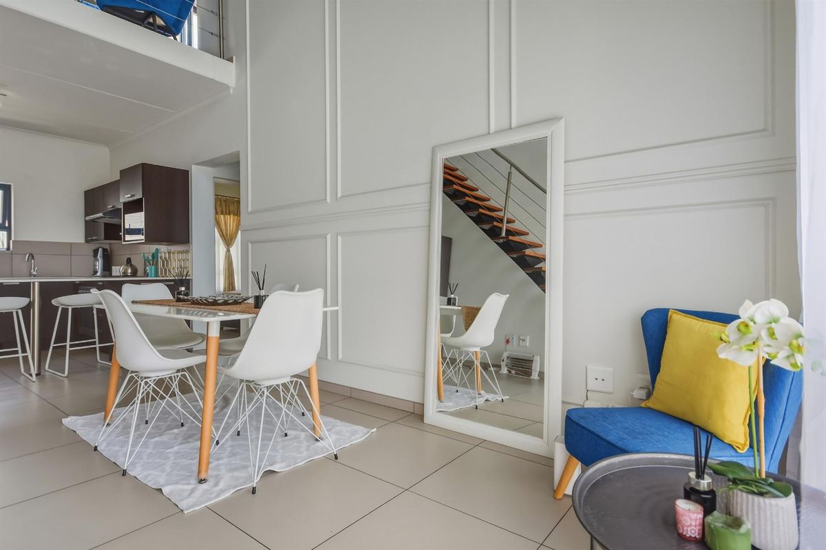 Fully furnished apartment For Sale in Dainfern, Sandton - Photo 2