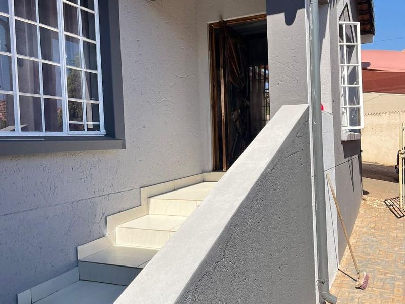 3 BED TOWNHOUSE FOR SALE IN AMANDASIG EXT 23 - Photo 4