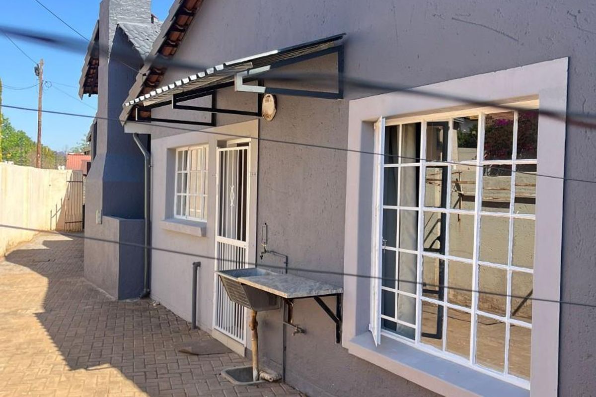 3 BED TOWNHOUSE FOR SALE IN AMANDASIG EXT 23 - Photo 5