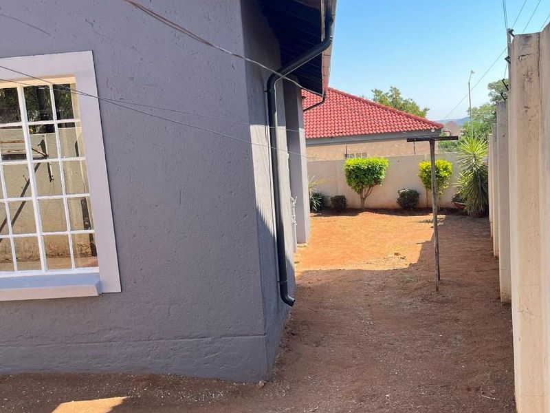 3 BED TOWNHOUSE FOR SALE IN AMANDASIG EXT 23 - Photo 3
