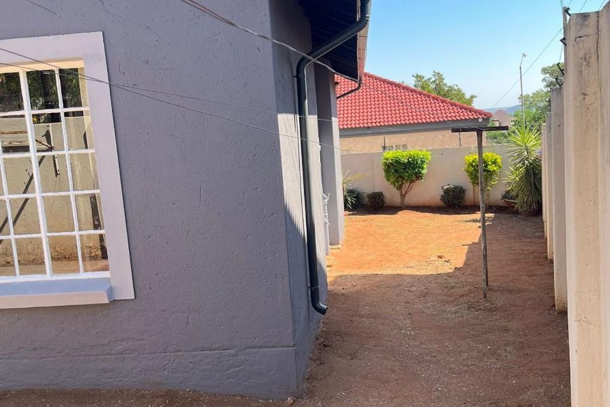 3 BED TOWNHOUSE FOR SALE IN AMANDASIG EXT 23 - Photo 3