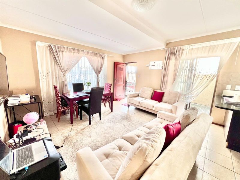 Apartment For Sale in Midrand - Photo 7