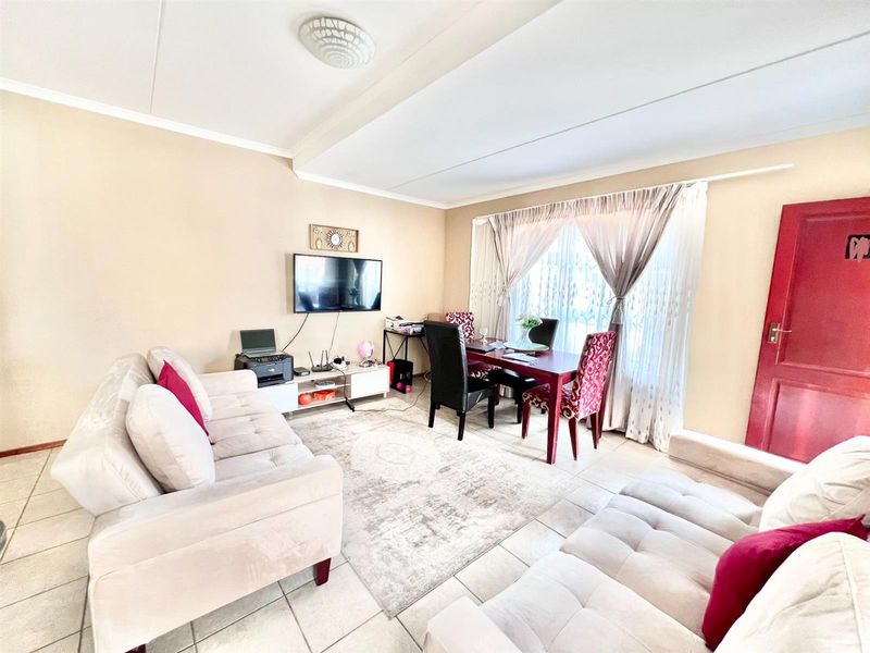 Apartment For Sale in Midrand - Photo 5