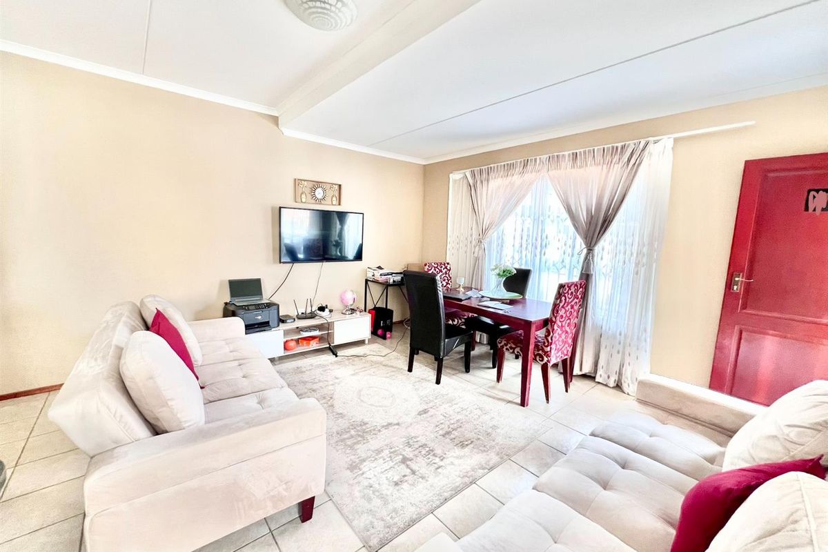 Apartment For Sale in Midrand - Photo 5