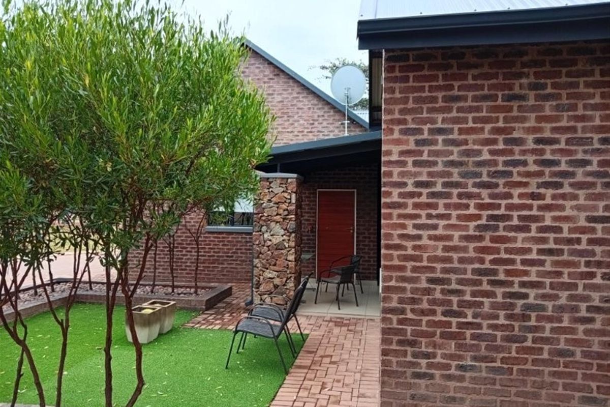 House For Sale in Negester Klein-Kariba, Bela Bela - Photo 2