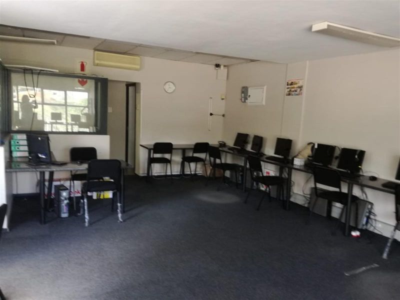 Warehouse to let in Riverhorse. - Photo 6