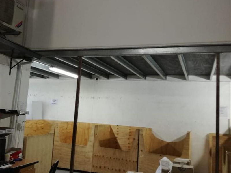 Warehouse to let in Riverhorse. - Photo 4