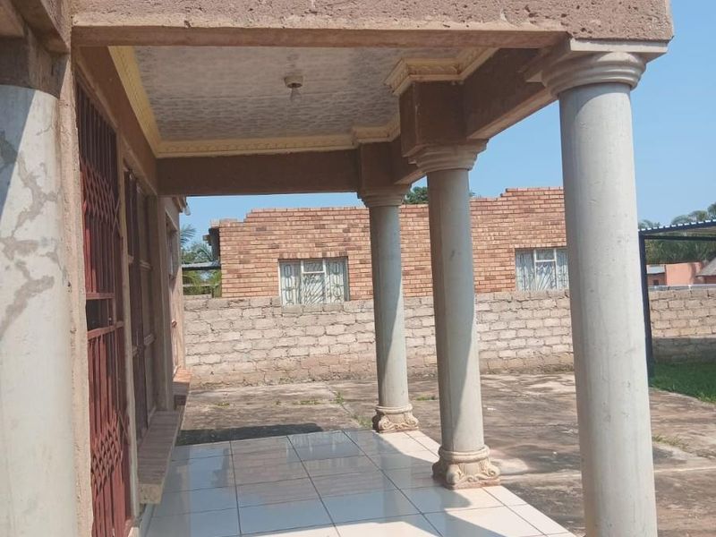 Three bedroom house For Sale in Mankweng, Polokwane - Photo 8