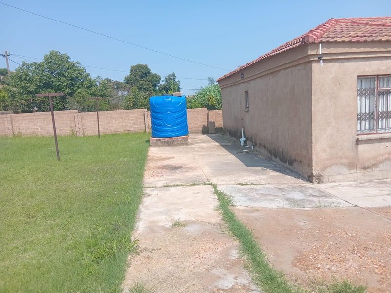 Three bedroom house For Sale in Mankweng, Polokwane - Photo 6