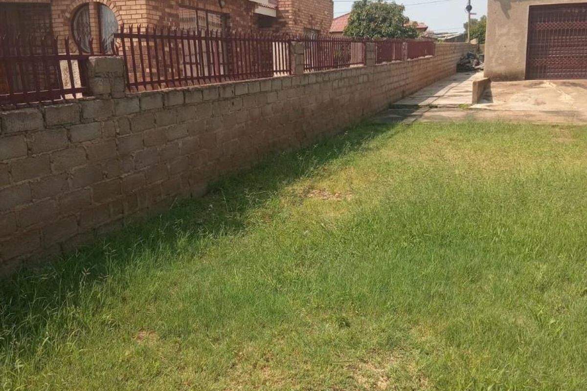 Three bedroom house For Sale in Mankweng, Polokwane - Photo 3