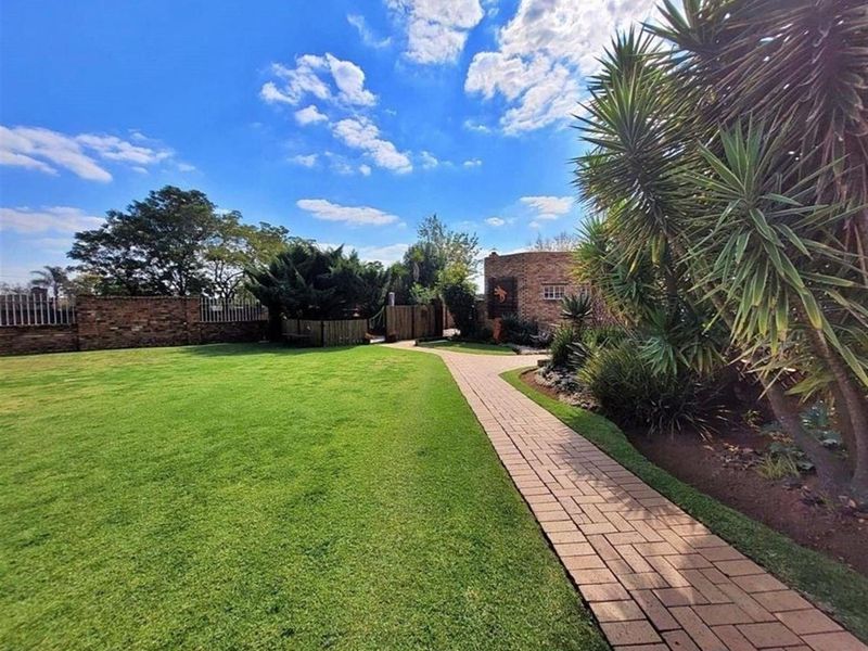 Guest house Commercial Property For Sale in Benoni - Photo 9