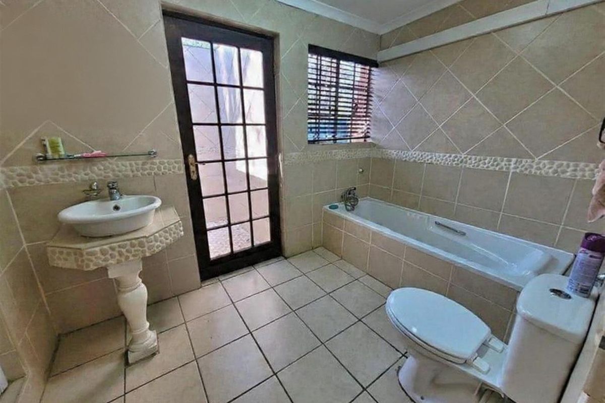 Guest house Commercial Property For Sale in Benoni - Photo 4