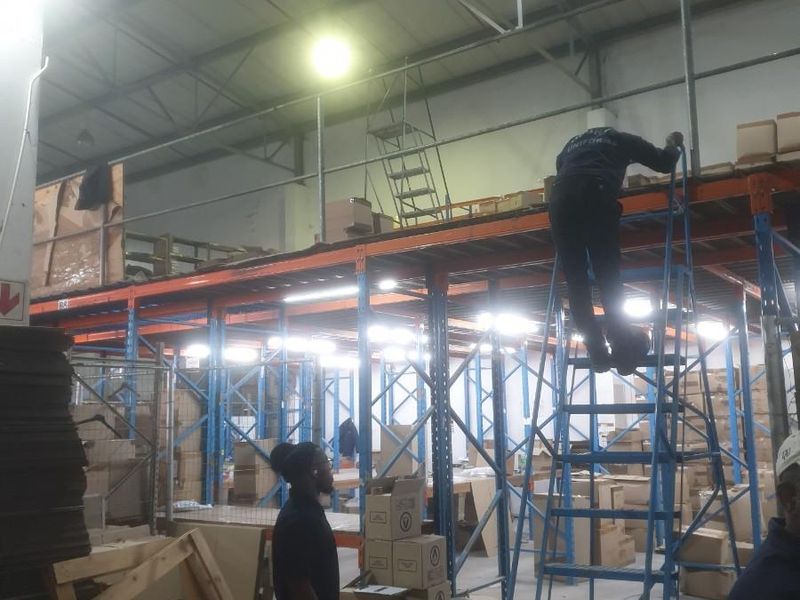 Warehouse to let in Riverhorse in secure park close to N2 - Photo 4