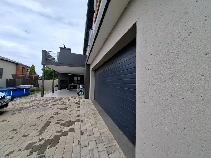 For Sale Luxury Double storey house Security complex - Photo 4