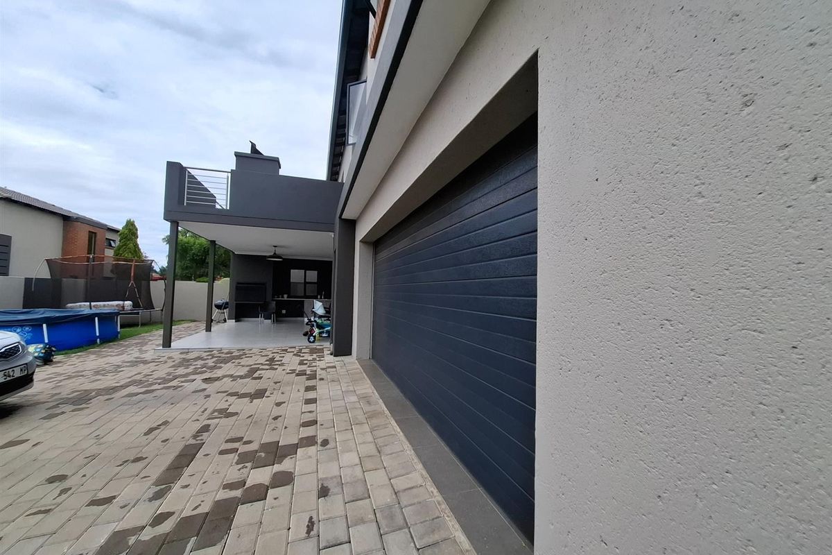 For Sale Luxury Double storey house Security complex - Photo 4