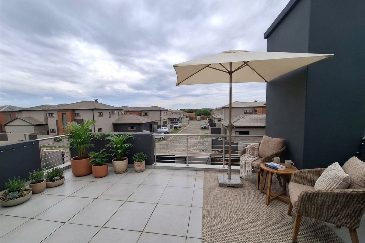 For Sale Luxury Double storey house Security complex - Photo 3