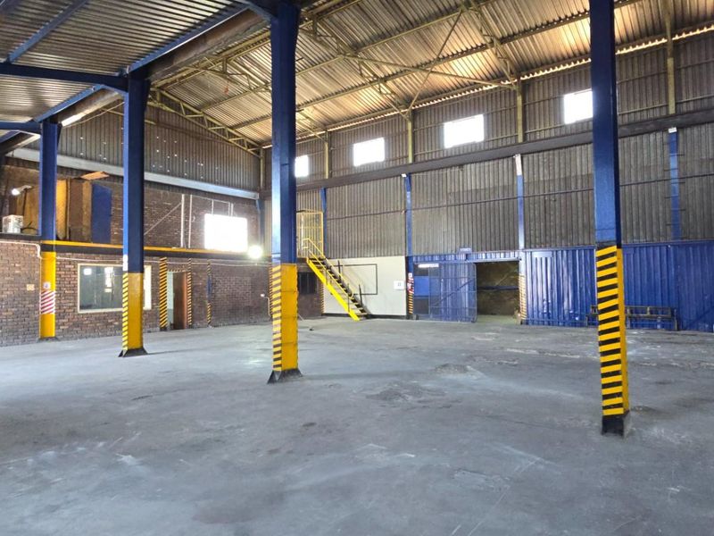 High-Volume Industrial Workshop To Let - Built for Serious Business - Photo 9