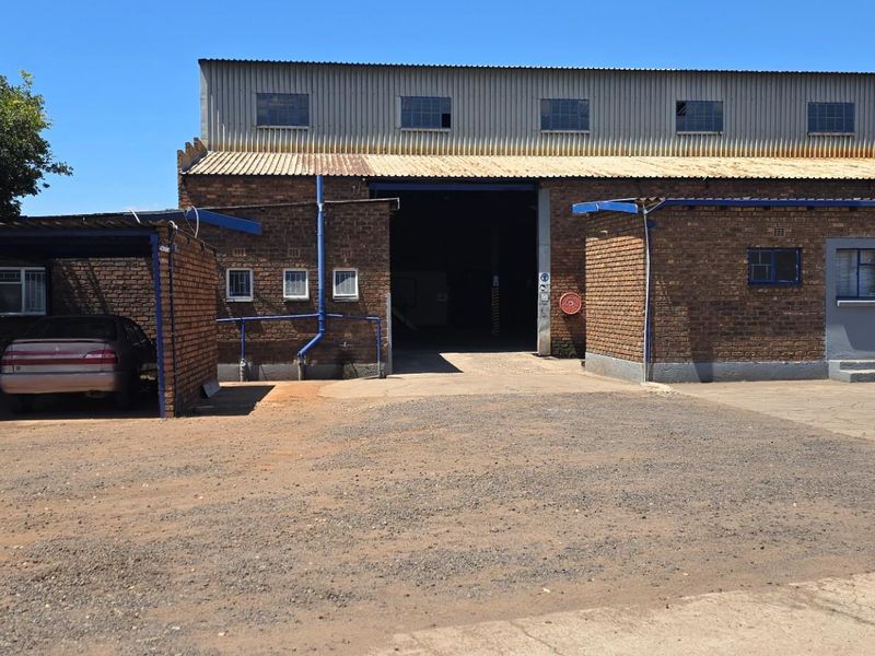 High-Volume Industrial Workshop To Let - Built for Serious Business - Photo 5