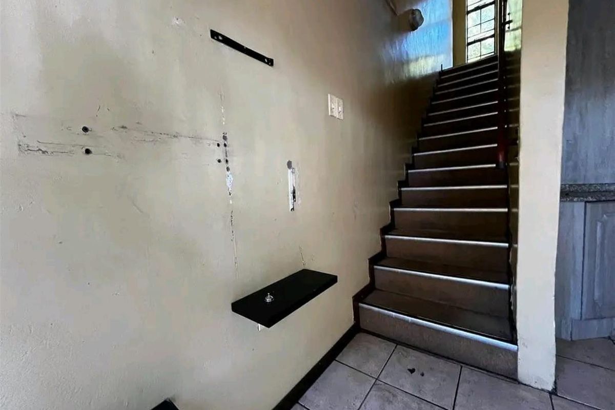 Duplex For Sale in Pioneer Park, Newcastle, KwaZulu Natal - Photo 4