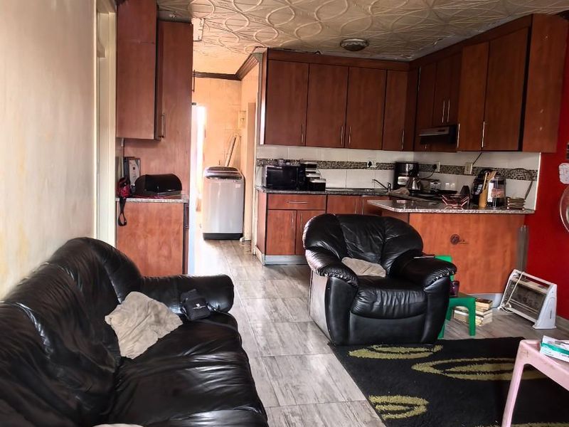 Two Bedroom House For Sale in Mhluzi, Middelburg - Photo 3