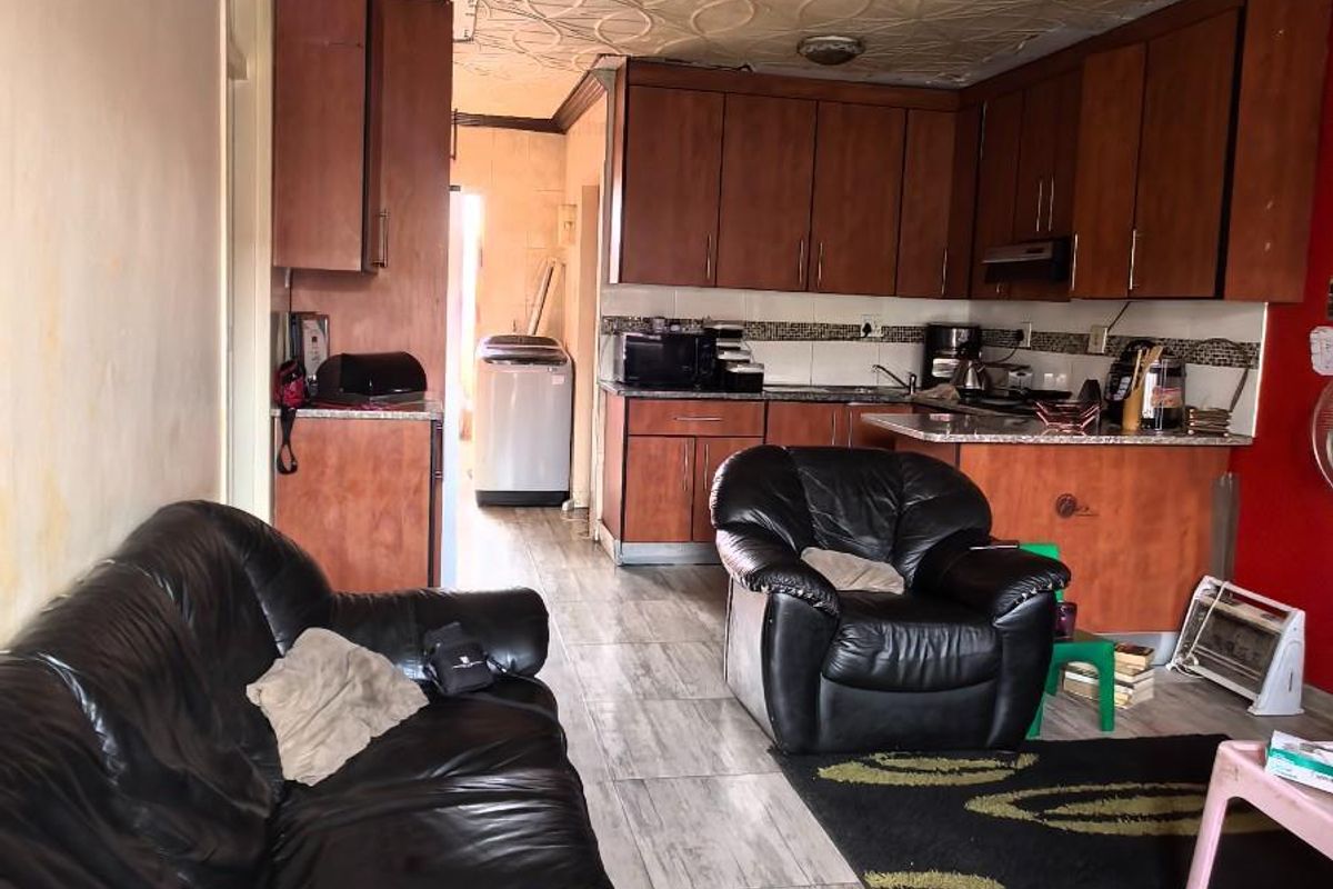 Two Bedroom House For Sale in Mhluzi, Middelburg - Photo 3