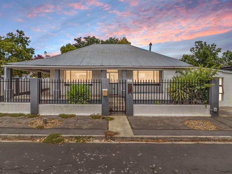 A Rare Find - Space to Live, Work and Entertain with Pool - Photo 2