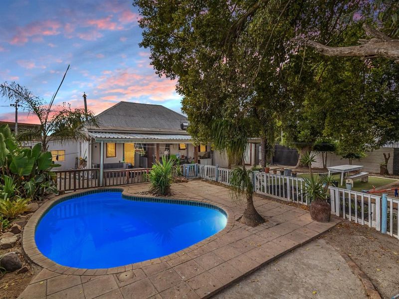 A Rare Find - Space to Live, Work and Entertain with Pool - Photo 1