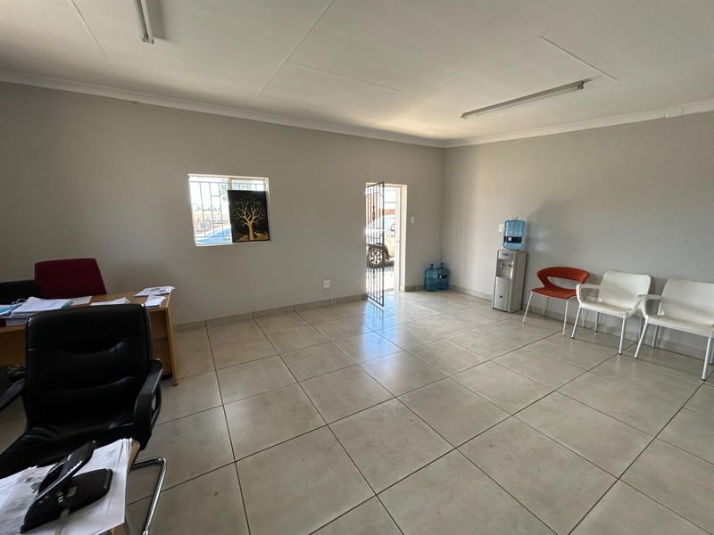 Brand New Warehouse to rent in Pomona - Close to OR Tambo International Airport - Photo 5