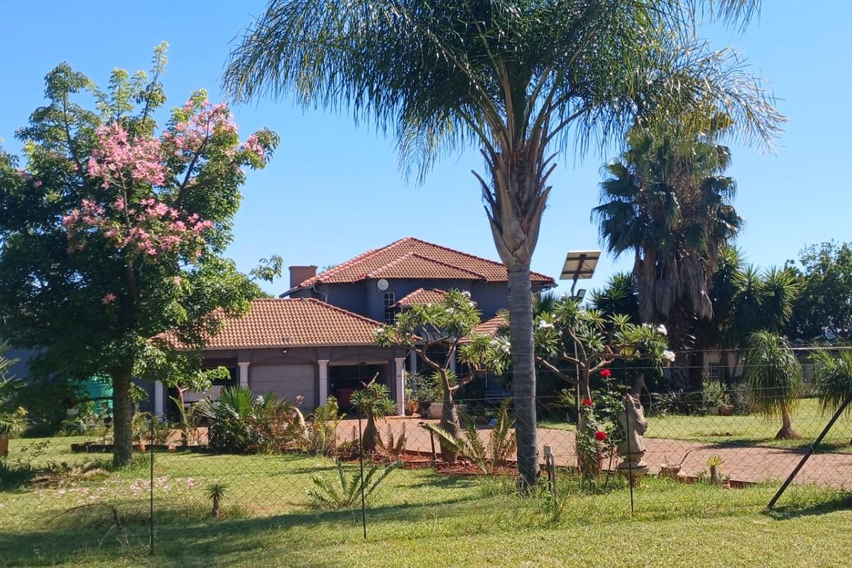 Spacious 4 Bedroom Family Home for Sale in Strydfontein Pretoria Gauteng - Photo 3