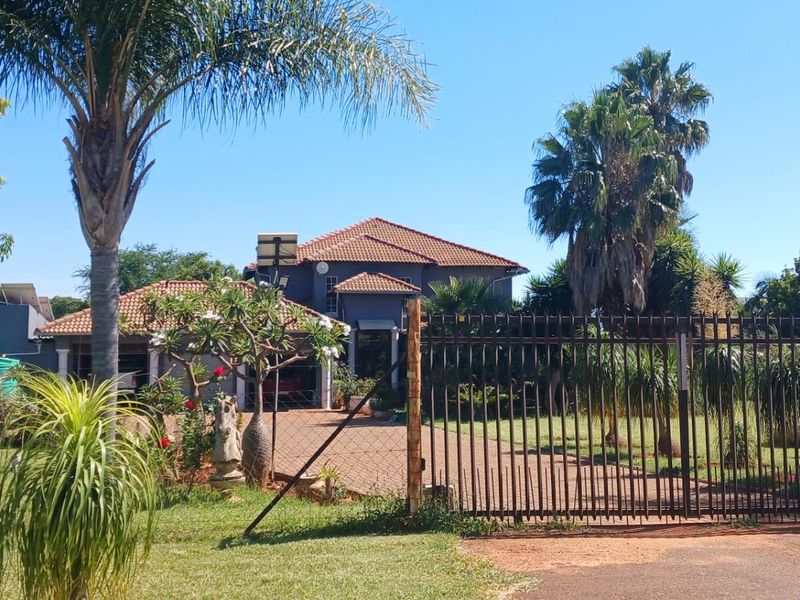 Spacious 3 Bedroom Family Home for Sale in Strydfontein Pretoria Gauteng - Photo 2
