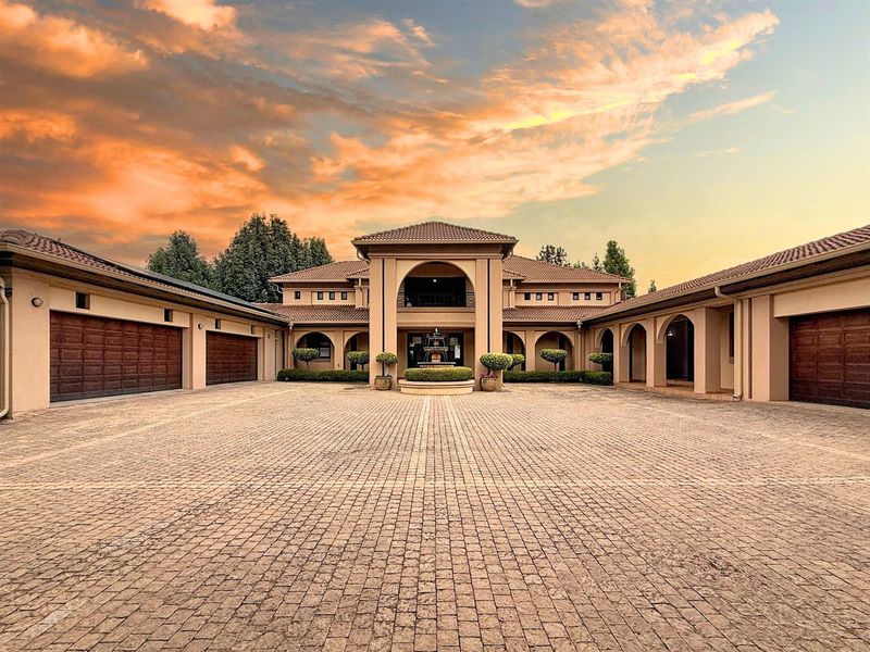 Upmarket Mooikloof Equestrian Family Home with Flat, Solar and Borehole - Photo 2