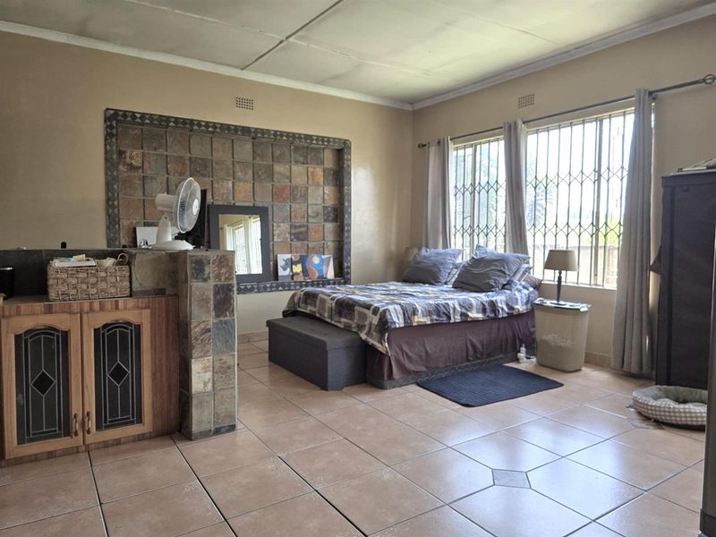 5 Bedroom 2 Bath in Edleen - Photo 10