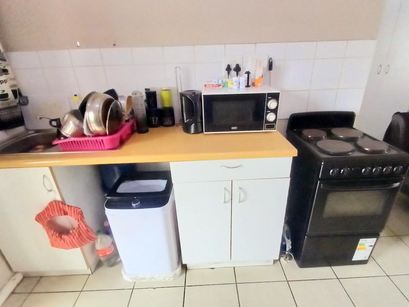 Apartment For Sale in Maitland, Cape Town - Photo 4