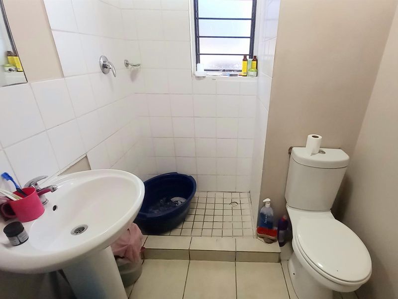 Apartment For Sale in Maitland, Cape Town - Photo 5