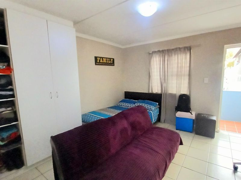 Apartment For Sale in Maitland, Cape Town - Photo 9