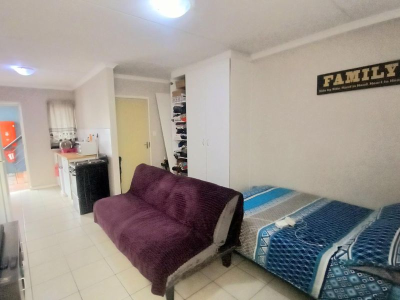 Apartment For Sale in Maitland, Cape Town - Photo 8