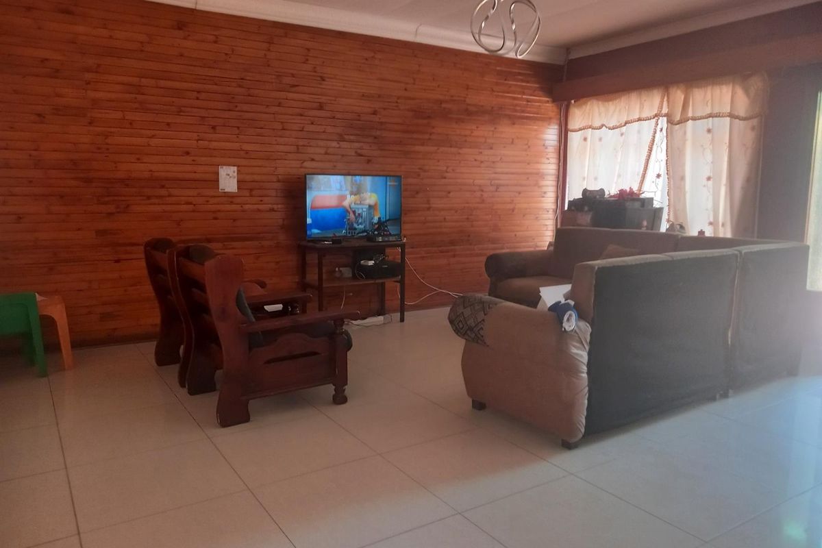 House For Sale in Hartswater - Photo 3