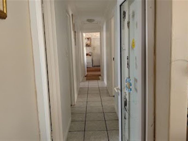 House For Sale In Croydon - Photo 10