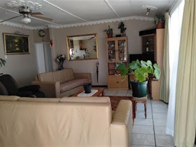 House For Sale In Croydon - Photo 5