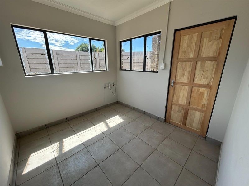 8000sqm Yard with 300sqm Warehouse To Let | Dual Access | Pomona - Photo 10